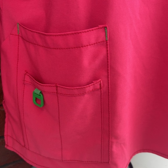 Carhartt Force Woman's Pink Scrub Top Large modern‎ Fit - Picture 2 of 10
